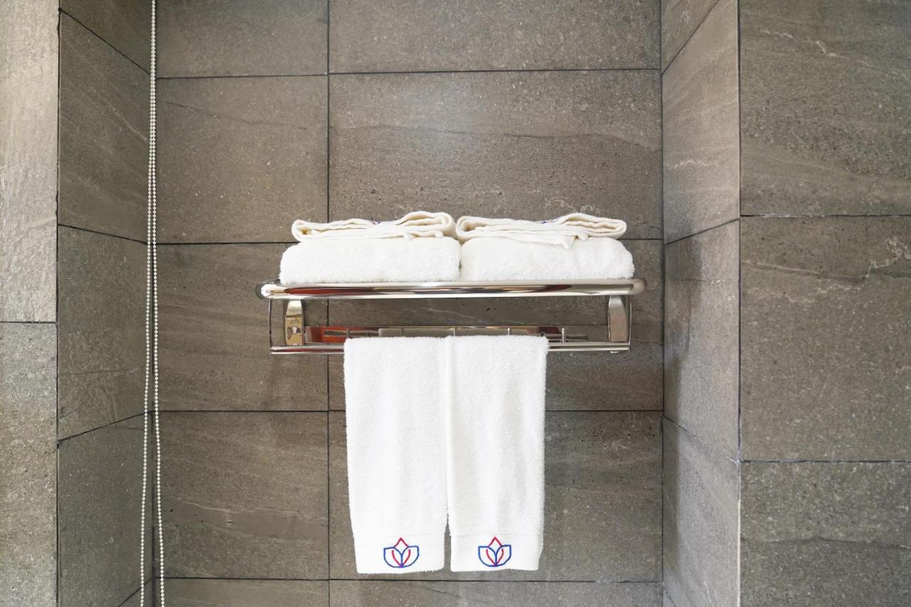 Joy Hotel Phnom Penh Bagian luar foto