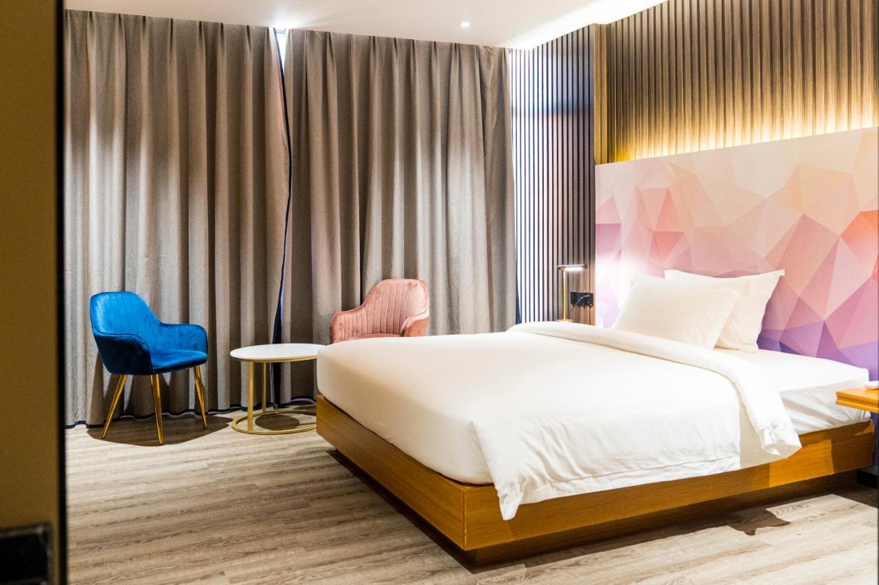 Joy Hotel Phnom Penh Bagian luar foto