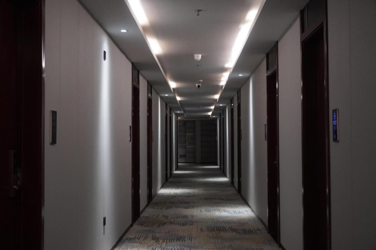 Joy Hotel Phnom Penh Bagian luar foto