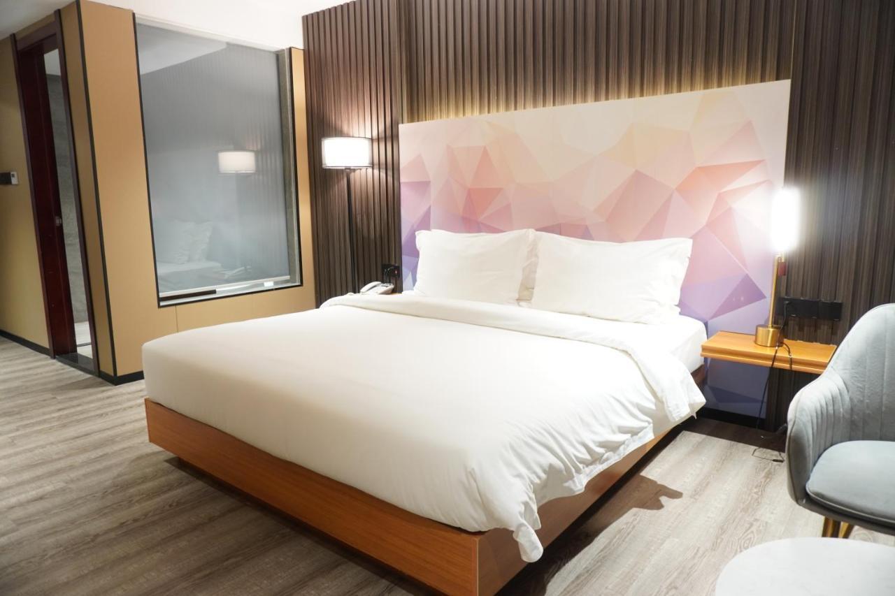 Joy Hotel Phnom Penh Bagian luar foto