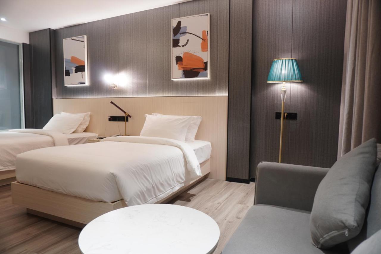 Joy Hotel Phnom Penh Bagian luar foto