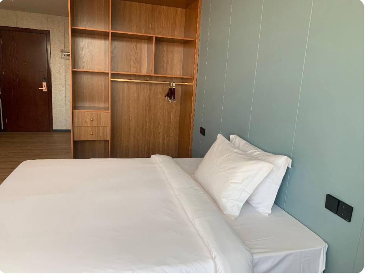 Joy Hotel Phnom Penh Bagian luar foto