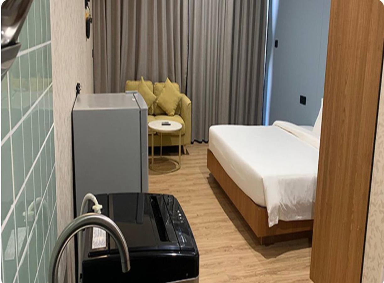 Joy Hotel Phnom Penh Bagian luar foto
